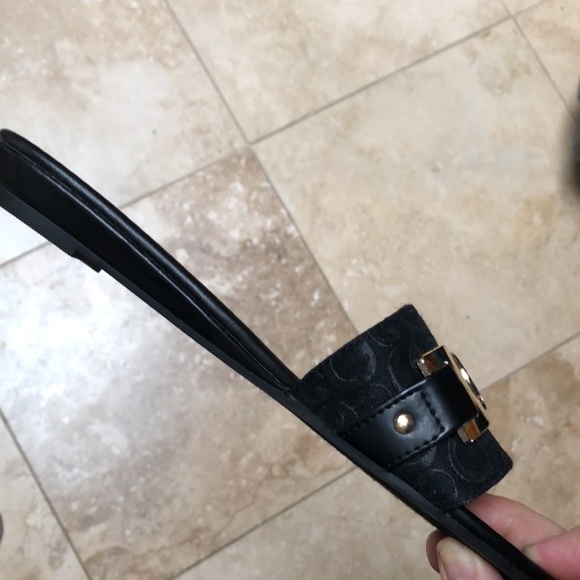 GBG Los Angeles BLACK Slight Wedge dress or casual - Picture 4 of 6